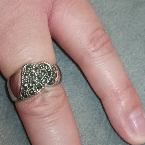 Silver Heart Ring - Picture 9 of 9
